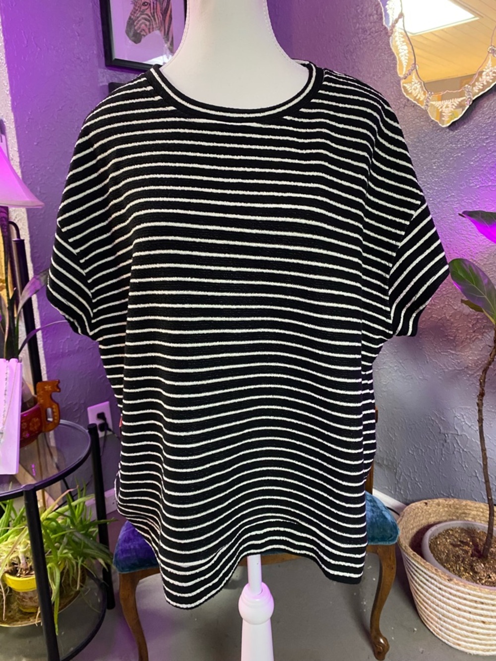 Veveret Black & White Striped Short Sleeve Knit Top Women’s Size Large